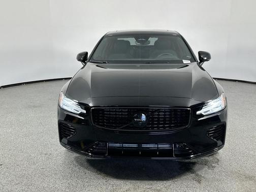 2024 Volvo S60 Recharge Plug-In Hybrid T8 Ultimate Black Edition