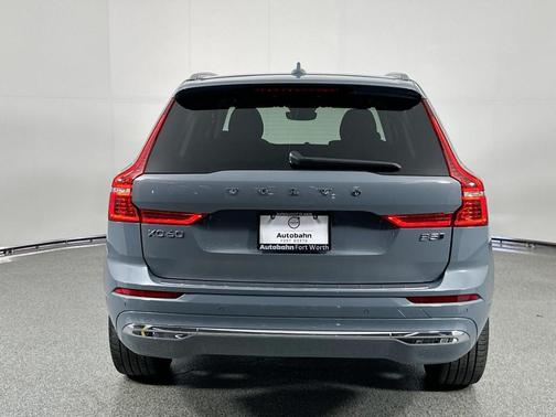 2023 Volvo XC60 B5 Ultimate Bright Theme