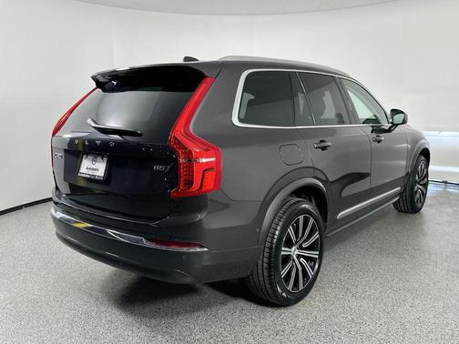 2024 Volvo XC90 B5 Plus Bright Theme
