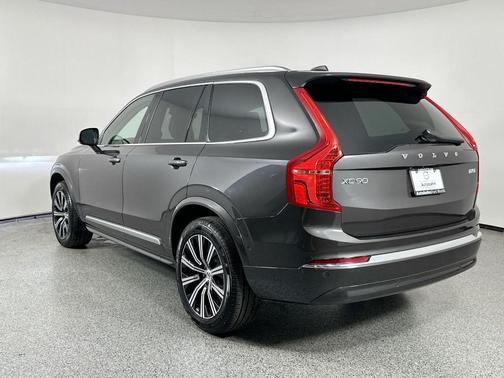 2024 Volvo XC90 B5 Plus Bright Theme