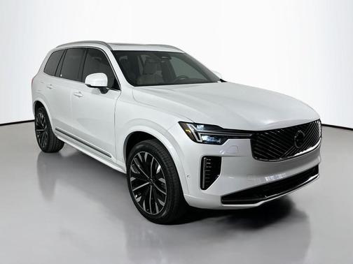 2026 Volvo XC90 B6 Plus 7-Seater