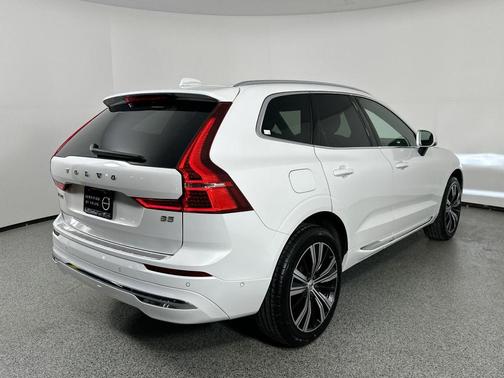 2022 Volvo XC60 B5 Inscription