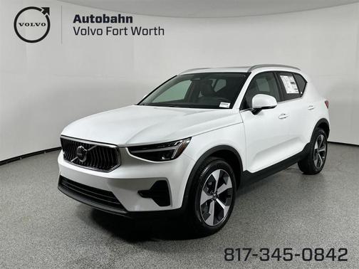2025 Volvo XC40 B5 Core Bright Theme