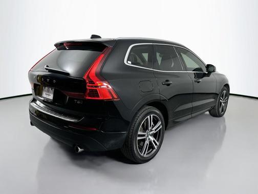 2020 Volvo XC60 T6 Momentum