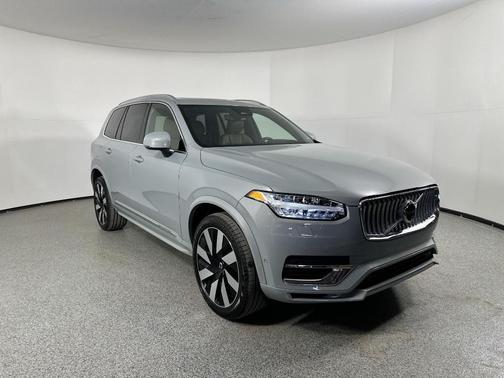 2024 Volvo XC90 Recharge Plug-In Hybrid T8 Ultimate Bright Theme 7-Seater