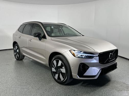 2025 Volvo XC60 Plug-In Hybrid T8 Plus