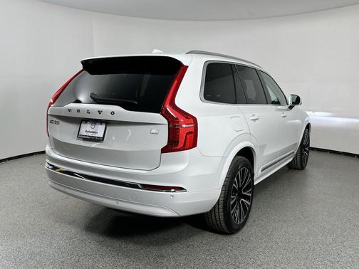 2023 Volvo XC90 Recharge Plug-In Hybrid T8 Core Bright Theme