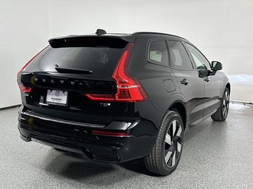 2025 Volvo XC60 Plug-In Hybrid T8 Plus