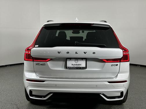 2025 Volvo XC60 B5 Ultra