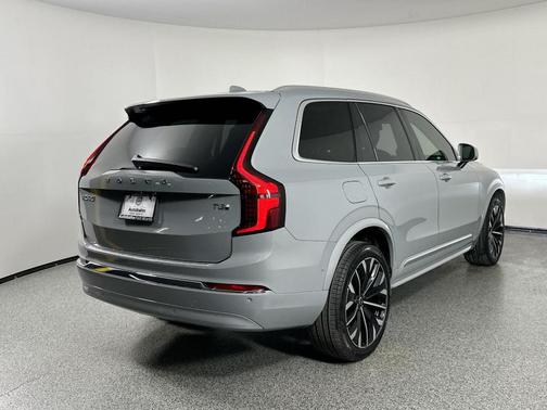 2025 Volvo XC90 Plug-In Hybrid T8 Ultra 7-Seater