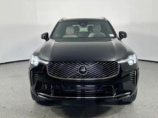 2026 Volvo XC90 B5 Plus