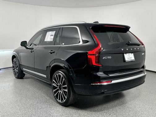 2026 Volvo XC90 B5 Plus