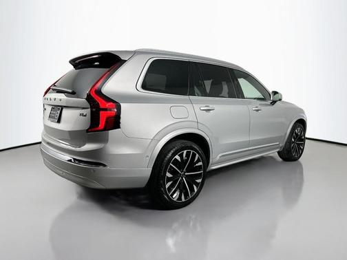 2025 Volvo XC90 Plug-In Hybrid T8 Plus 7-Seater