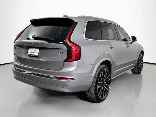 2026 Volvo XC90 B5 Plus 6-Seater