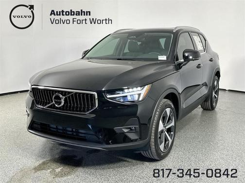 2025 Volvo XC40 B5 Plus Bright Theme