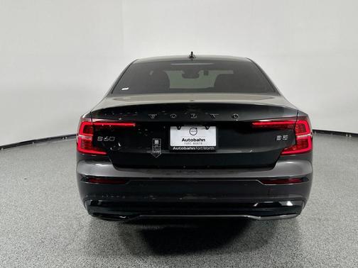 2025 Volvo S60 B5 Plus