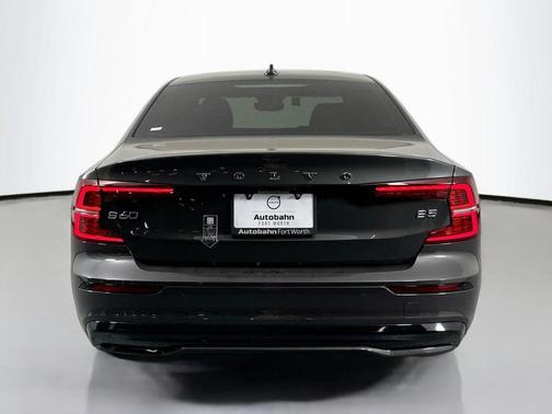 2025 Volvo S60 B5 Plus