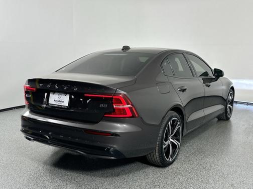 2025 Volvo S60 B5 Plus