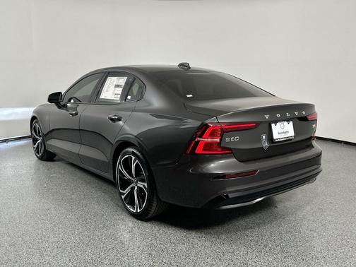 2025 Volvo S60 B5 Plus