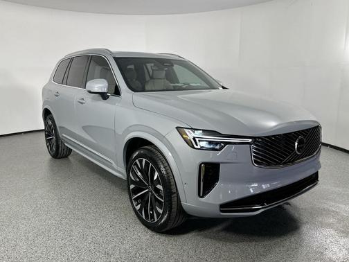 2025 Volvo XC90 B6 Plus 7-Seater