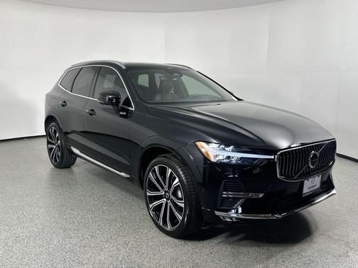 2023 Volvo XC60 B5 Ultimate Bright Theme