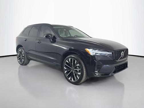 Onyx Black Metallic 2026 Volvo XC60 B5 Ultra
