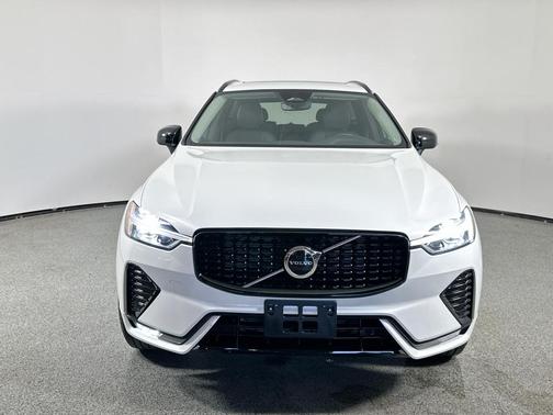 2025 Volvo XC60 B5 Core