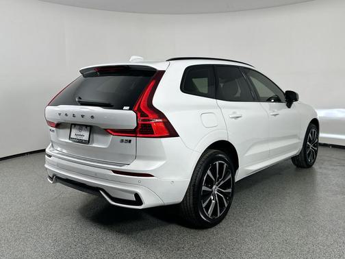2025 Volvo XC60 B5 Plus