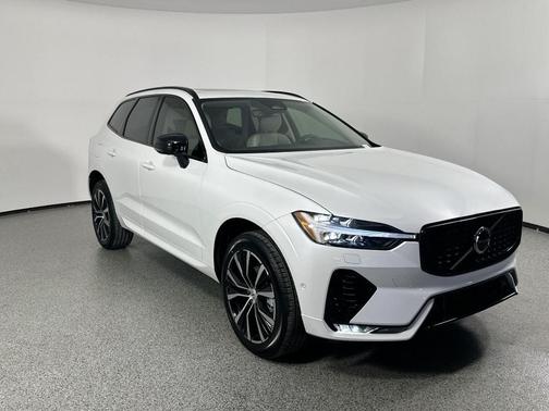 2025 Volvo XC60 B5 Plus