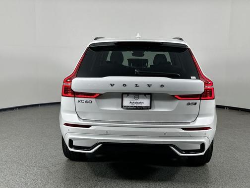 2025 Volvo XC60 B5 Plus