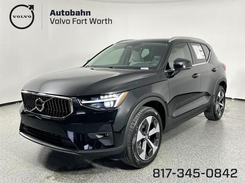 2025 Volvo XC40 B5 Plus Bright Theme