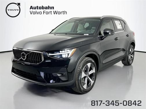 2025 Volvo XC40 B5 Plus Bright Theme