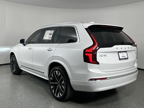 2025 Volvo XC90 Plug-In Hybrid T8 Ultra 7-Seater