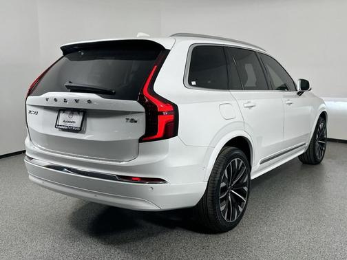 2025 Volvo XC90 Plug-In Hybrid T8 Ultra 7-Seater