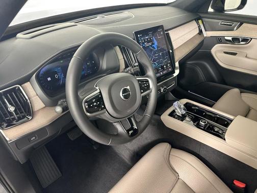 2026 Volvo XC90 B6 Ultra Dark Theme 7-Seater