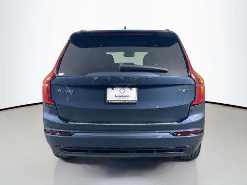 2026 Volvo XC90 B6 Ultra Dark Theme 7-Seater