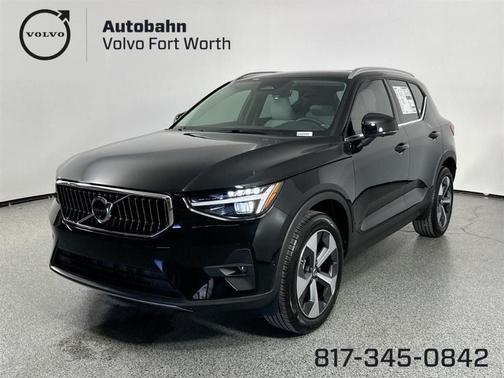 2025 Volvo XC40 B5 Plus Bright Theme