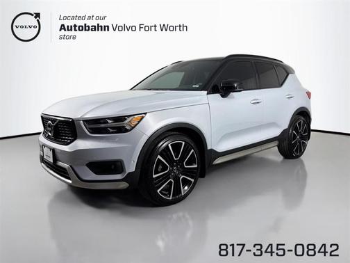 2022 Volvo XC40 T5 R-Design