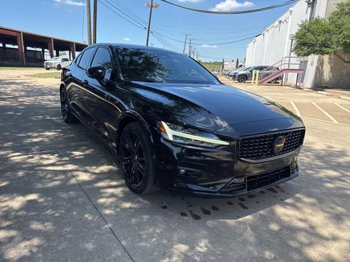 Onyx Black Metallic 2023 Volvo S60 B5 Ultimate Black Edition