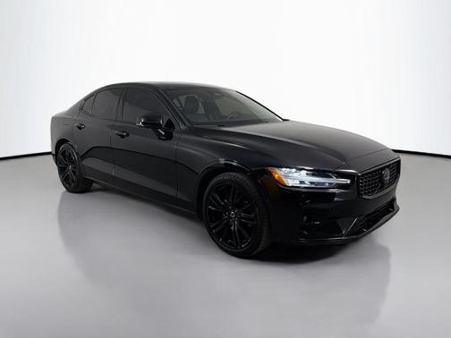 Onyx Black Metallic 2023 Volvo S60 B5 Ultimate Black Edition