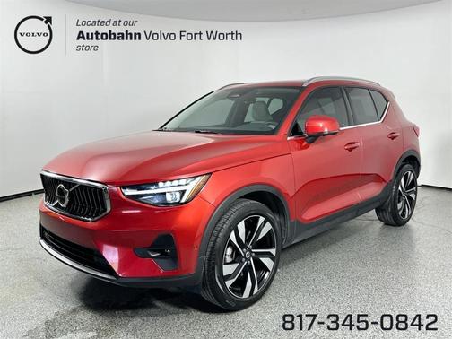 2023 Volvo XC40 B5 Ultimate Bright Theme