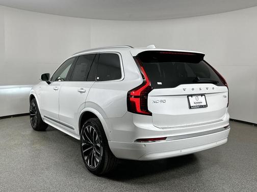 2025 Volvo XC90 Plug-In Hybrid T8 Plus 7-Seater