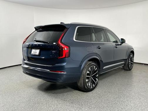 2025 Volvo XC90 B5 Core
