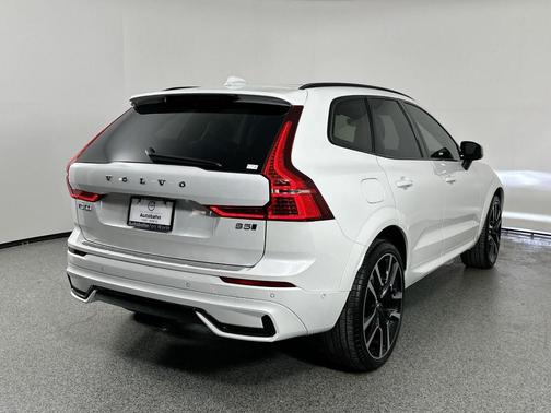 2025 Volvo XC60 B5 Ultra