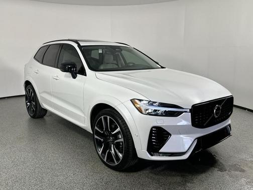 2025 Volvo XC60 B5 Ultra