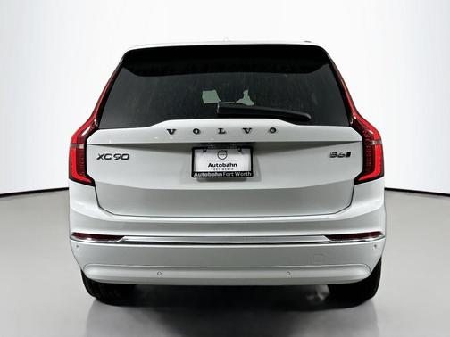 2025 Volvo XC90 B6 Core