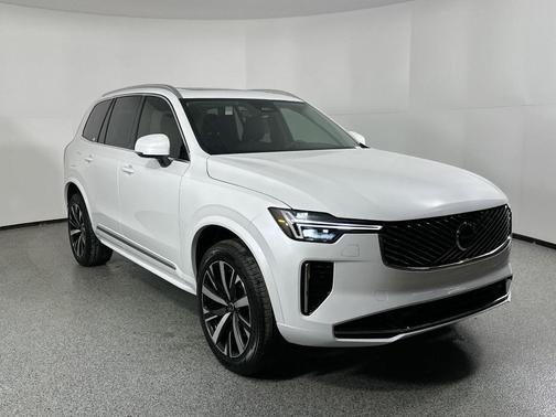 2025 Volvo XC90 B6 Core