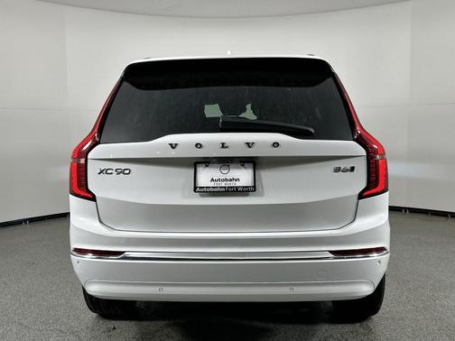 2025 Volvo XC90 B6 Core