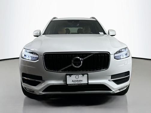 2017 Volvo XC90 T6 Momentum