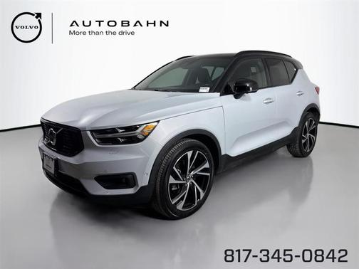 Glacier Silver Metallic 2021 Volvo XC40 T5 R-Design